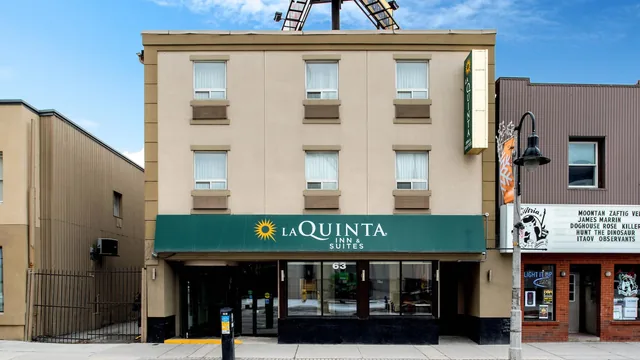 La Quinta Inn & Suites by Wyndham Oshawa photo 7