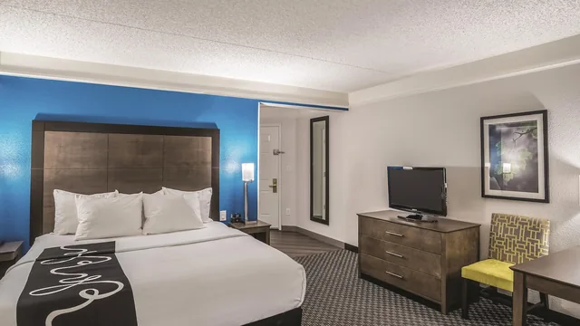 La Quinta Inn & Suites by Wyndham Phoenix Chandler photo 8