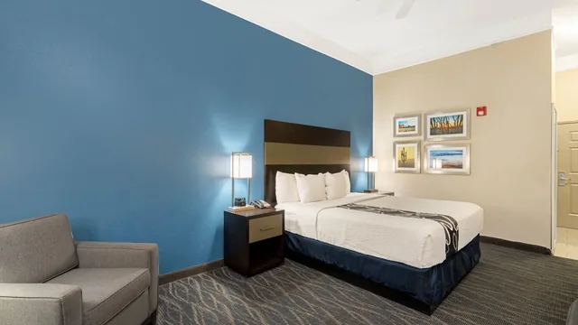 La Quinta Inn & Suites by Wyndham Phoenix I-10 West photo 7