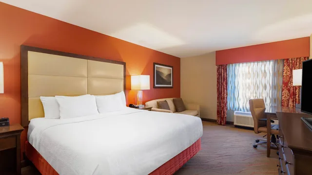 La Quinta Inn & Suites by Wyndham Pigeon Forge photo 9