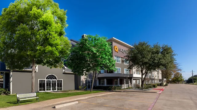 La Quinta Inn & Suites by Wyndham Rockwall photo 4