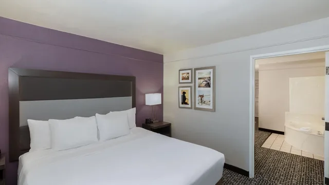 La Quinta Inn & Suites by Wyndham Rockwall photo 8