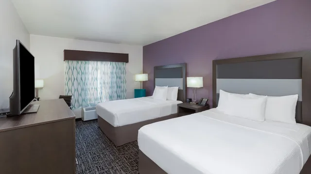 La Quinta Inn & Suites by Wyndham Rockwall photo 12