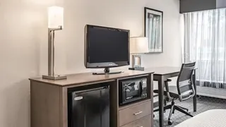 La Quinta Inn & Suites by Wyndham Salem NH
