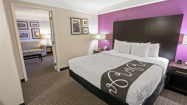 La Quinta Inn & Suites by Wyndham Phoenix Scottsdale photo 7