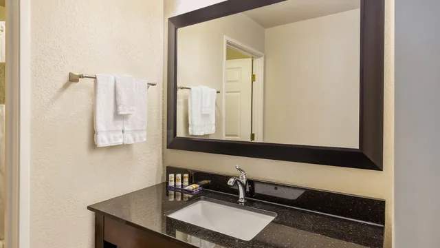 La Quinta Inn & Suites by Wyndham Spokane Valley photo 6
