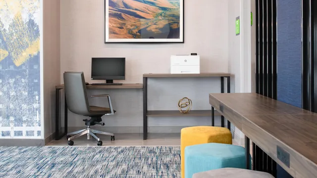 La Quinta Inn & Suites by Wyndham Spokane Downtown photo 8