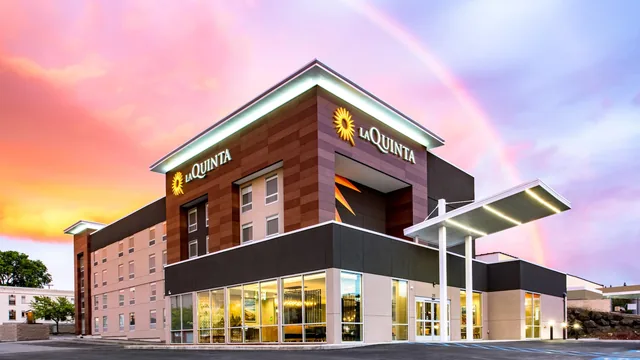 La Quinta Inn & Suites by Wyndham Spokane Downtown photo 11