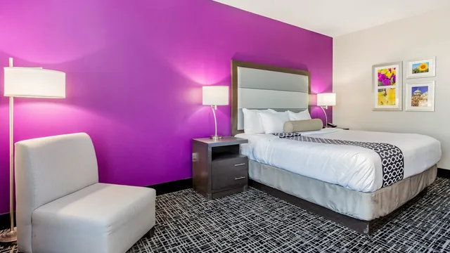 La Quinta Inn & Suites by Wyndham Springfield IL photo 8