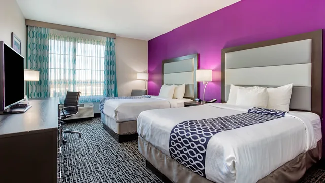 La Quinta Inn & Suites by Wyndham Springfield IL photo 10