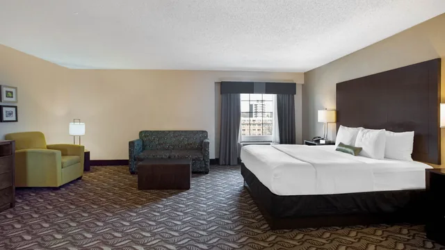 La Quinta Inn & Suites by Wyndham Springfield MA photo 11
