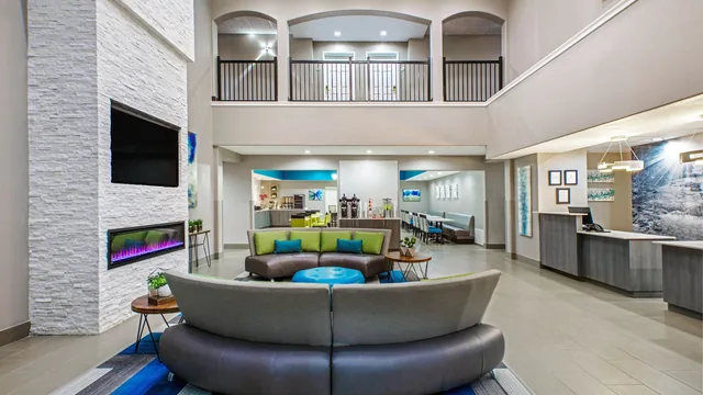 La Quinta Inn & Suites by Wyndham Sulphur Springs photo 9