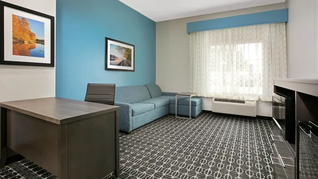 La Quinta Inn & Suites by Wyndham Sulphur Springs photo 11