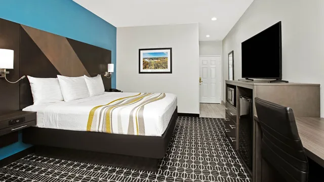 La Quinta Inn & Suites by Wyndham Sulphur Springs photo 12