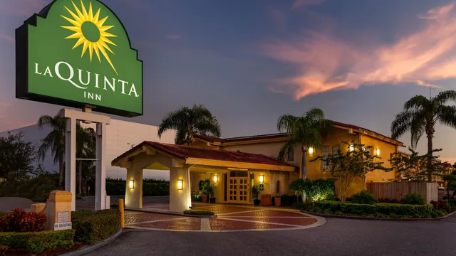 La Quinta Inn Tampa Airport Stadium Westshore photo 6