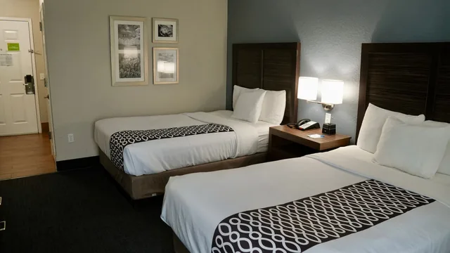 La Quinta Inn & Suites by Wyndham Tomball photo 4