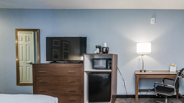 La Quinta Inn & Suites by Wyndham Tomball photo 6