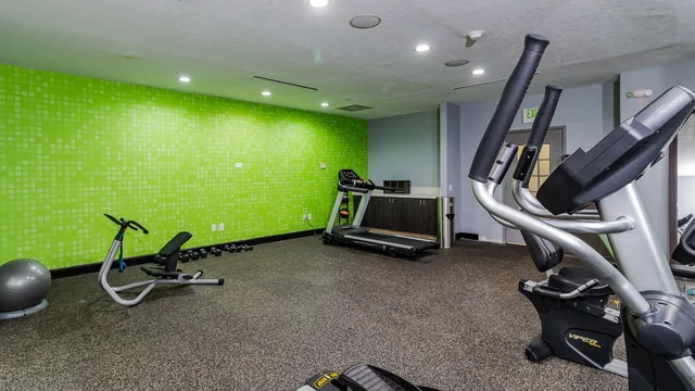 La Quinta Inn & Suites by Wyndham Tomball photo 11