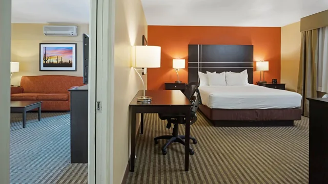 La Quinta Inn & Suites by Wyndham Tucson - Reid Park photo 5