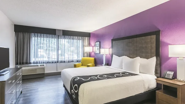 La Quinta Inn & Suites by Wyndham Virginia Beach photo 10