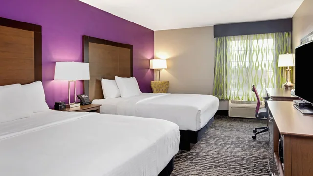 La Quinta Inn & Suites by Wyndham Visalia/Sequoia Gateway photo 10