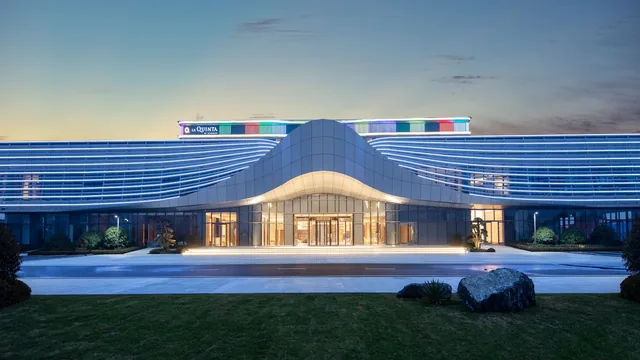 La Quinta by Wyndham Weifang South photo 2