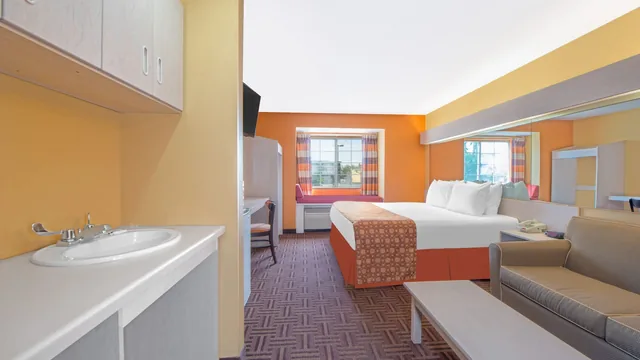 Microtel Inn & Suites by Wyndham Amarillo photo 2