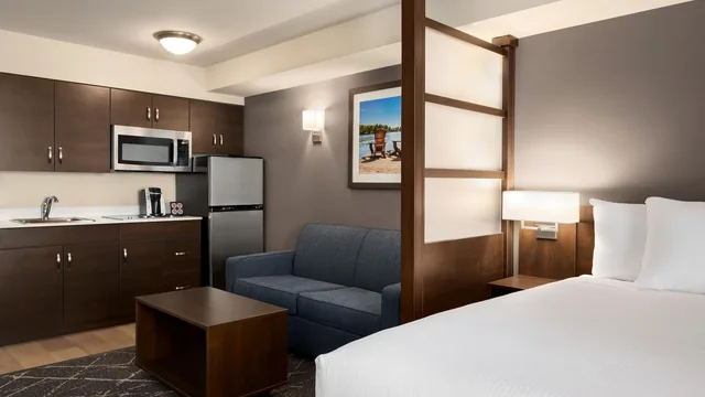 Microtel Inn & Suites by Wyndham Aurora photo 10