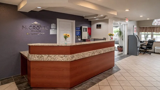 Microtel Inn & Suites by Wyndham Beckley East photo 4