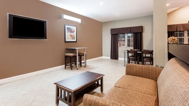 Microtel Inn & Suites by Wyndham Macon photo 7