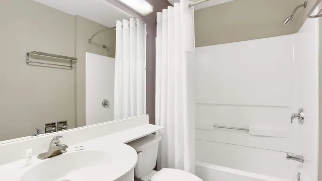 Microtel Inn & Suites by Wyndham Murfreesboro photo 4