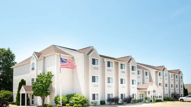 Microtel Inn & Suites by Wyndham Springfield photo 2