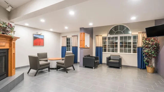 Microtel Inn & Suites by Wyndham Springfield photo 5