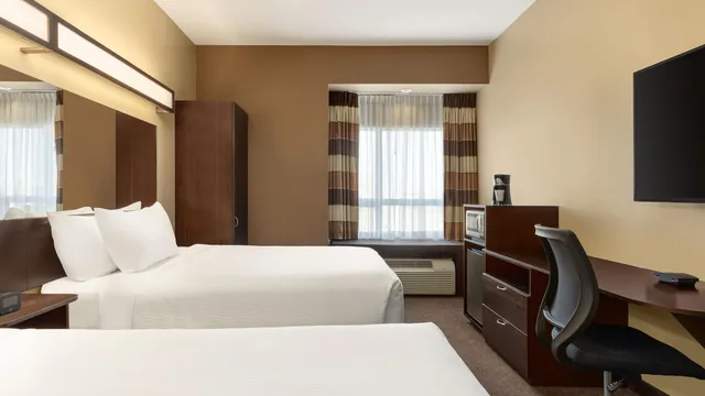Microtel Inn & Suites by Wyndham Weyburn photo 6