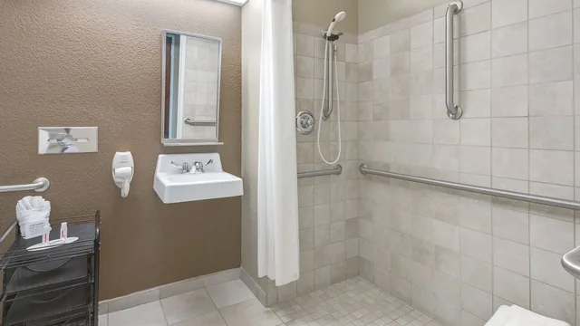 Microtel Inn & Suites by Wyndham Williston photo 12