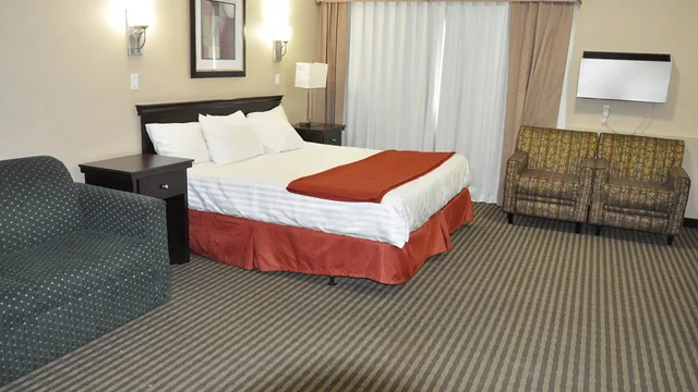 Ramada by Wyndham Abbotsford photo 6