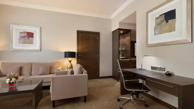 Ramada by Wyndham Abu Dhabi Downtown photo 8