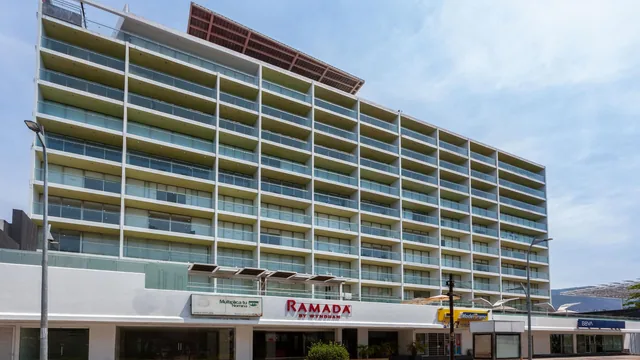 Ramada by Wyndham Acapulco Hotel & Suites photo 10