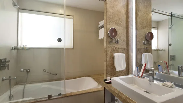 Ramada by Wyndham Ahmedabad photo 5