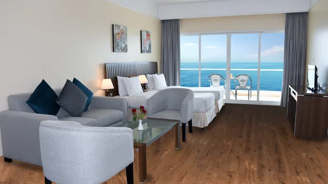 Ramada by Wyndham Beach Hotel Ajman photo 2