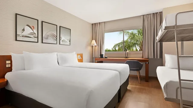 Ramada by Wyndham Valencia Almussafes photo 9