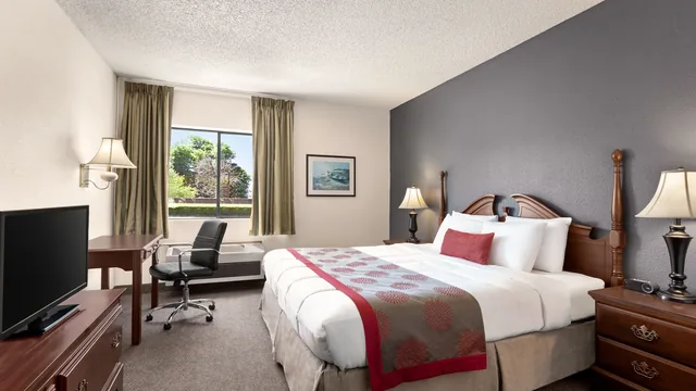 Ramada by Wyndham Arcata photo 6