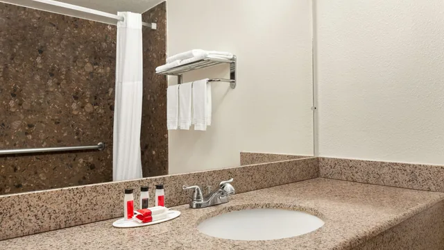 Ramada by Wyndham Arcata photo 7
