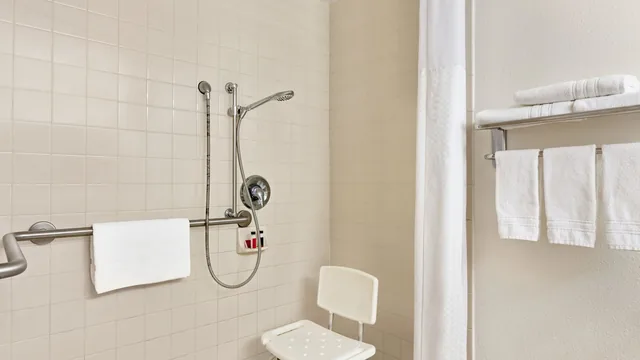 Ramada by Wyndham Arcata photo 9