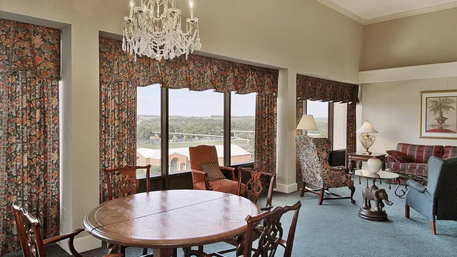 Ramada by Wyndham Augusta Downtown Hotel & Conference Center photo 6