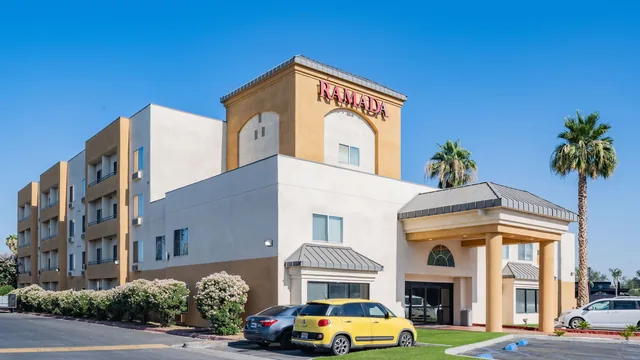 Ramada by Wyndham Bakersfield North photo 7