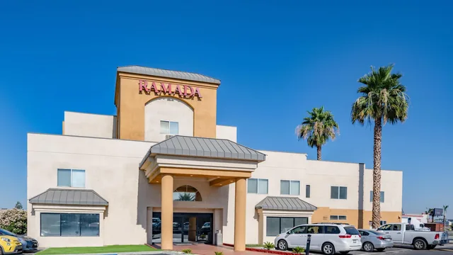 Ramada by Wyndham Bakersfield North photo 8