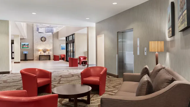Ramada by Wyndham Belleville Harbourview Conference Centre photo 4