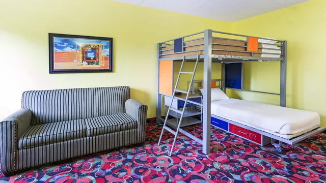 Ramada by Wyndham Bettendorf photo 7