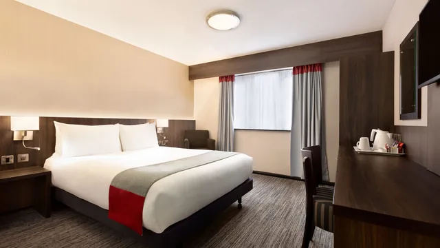 Ramada by Wyndham Bristol West photo 2